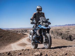 Motorradfahrer auf BMW 1200 GS in Afrika mit Afrikabiker